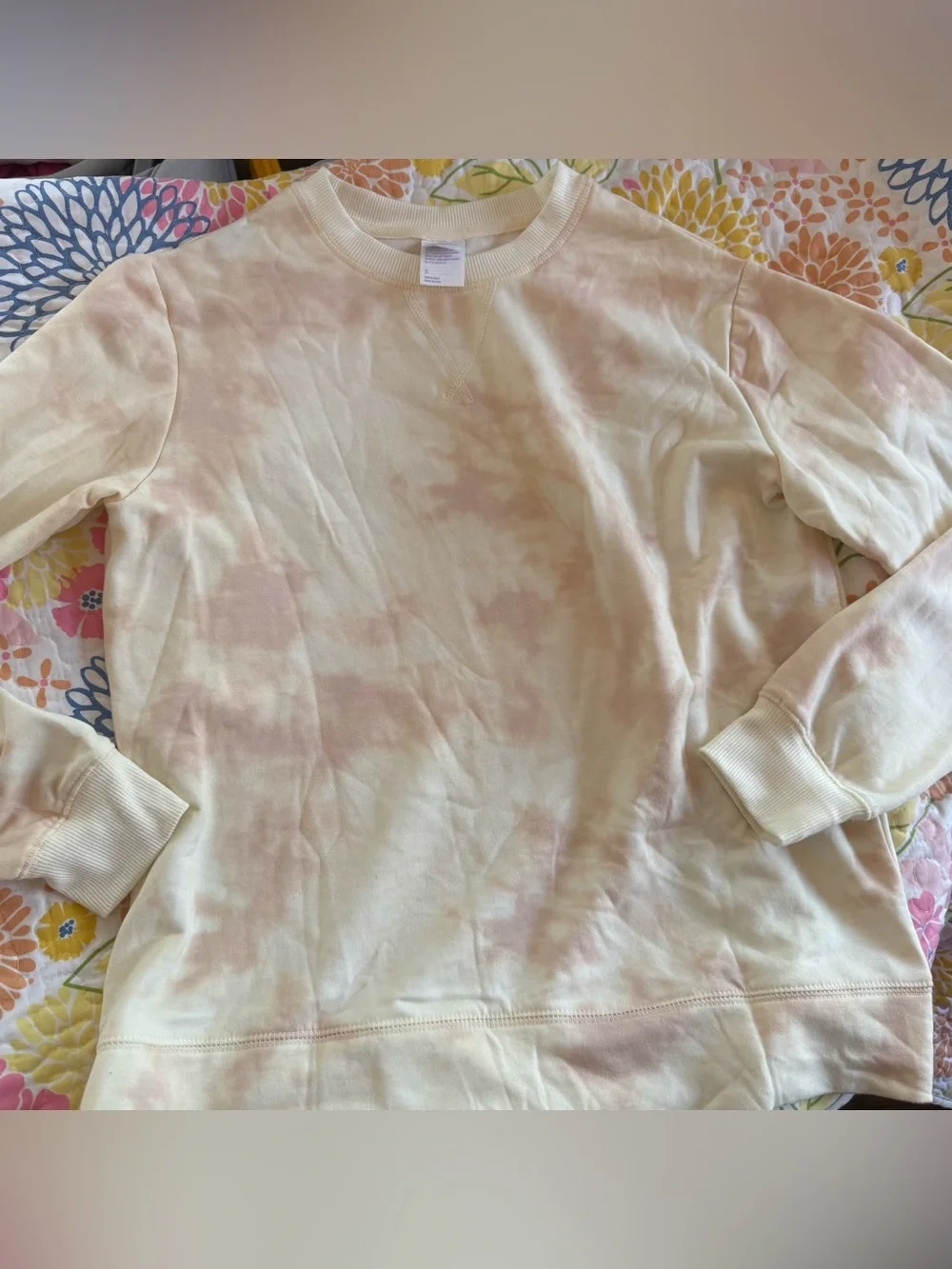 Small stars above women’s crewneck - Picture 1 of 2